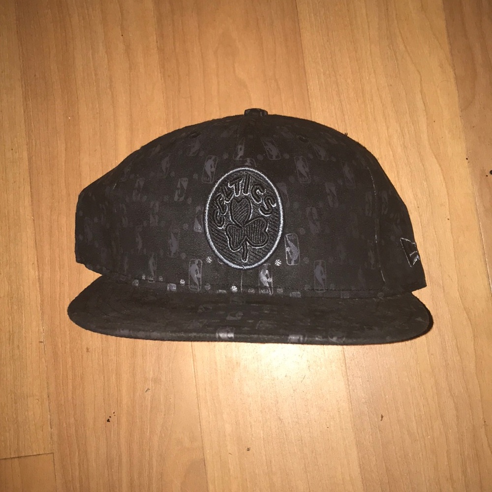 New Era Boston Celtics Black suede “gold edition”